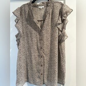 Beautiful floral print flutter sleeve top